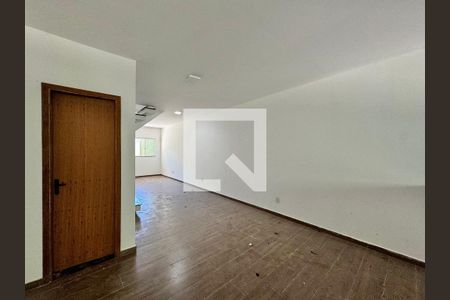 Sala de casa de condomínio para alugar com 3 quartos, 88m² em Vargem Pequena, Rio de Janeiro