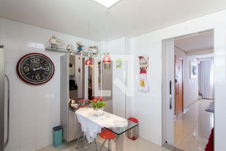 Cozinha de apartamento à venda com 3 quartos, 180m² em Fernão Dias, Belo Horizonte