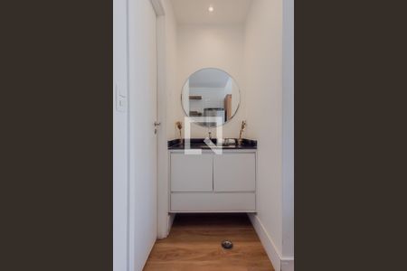 Banheiro de kitnet/studio para alugar com 1 quarto, 25m² em Cerqueira César, São Paulo