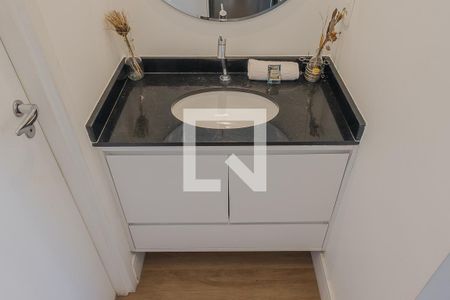 Banheiro de kitnet/studio para alugar com 1 quarto, 25m² em Cerqueira César, São Paulo