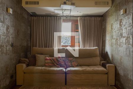 Casa à venda com 414m², 4 quartos e 6 vagasSuíte 2
