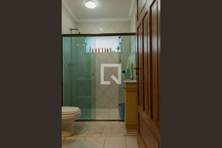 Casa à venda com 414m², 4 quartos e 6 vagasBanheiro da Suíte 2