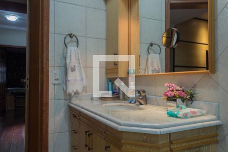 Casa à venda com 414m², 4 quartos e 6 vagasBanheiro da Suíte 2