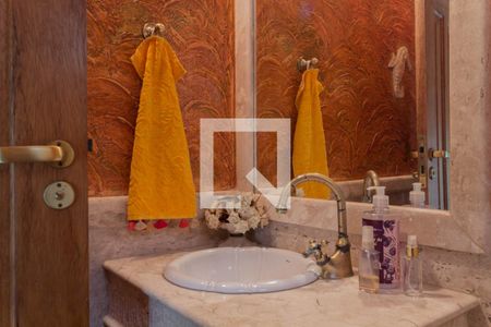 Casa à venda com 414m², 4 quartos e 6 vagasLavabo