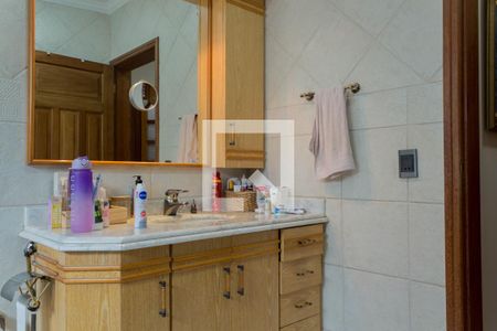 Casa à venda com 414m², 4 quartos e 6 vagasBanheiro da Suíte 1