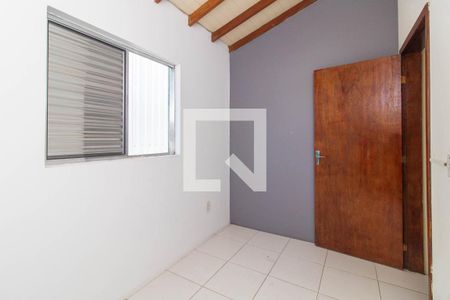 Quarto 2 de casa de condomínio à venda com 2 quartos, 50m² em São José, Porto Alegre