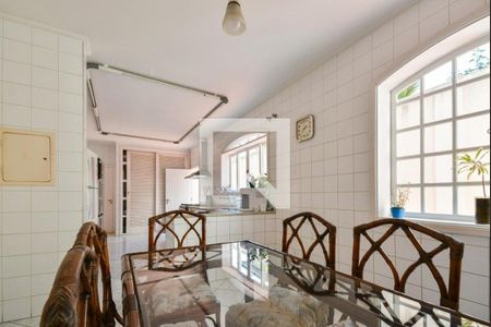 Casa de Condomínio à venda com 4 quartos, 450m² em Caxingui, São Paulo