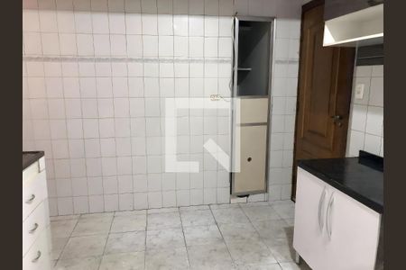 Cozinha de apartamento à venda com 3 quartos, 70m² em Carlos Prates, Belo Horizonte