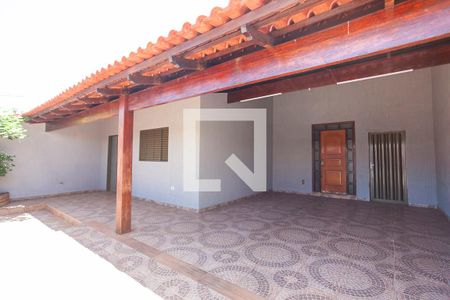Fachada de casa para alugar com 4 quartos, 187m² em Planalto, Uberlândia