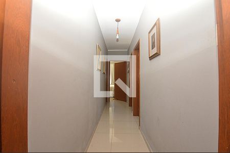 Corredor de apartamento à venda com 3 quartos, 149m² em Sarandi, Porto Alegre