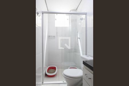 Banheiro social 1 de casa à venda com 2 quartos, 80m² em Parque Xangri-lá, Contagem