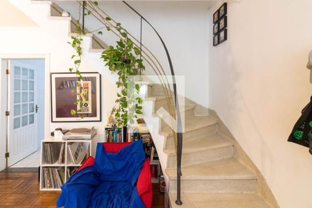 Sala/escadas de casa à venda com 2 quartos, 107m² em Brooklin Paulista, São Paulo