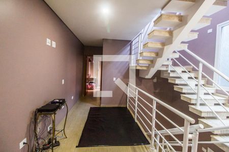 Escada de casa para alugar com 3 quartos, 222m² em Vila do Conde, Barueri