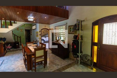 Casa à venda com 3 quartos, 360m² em Piratininga, Niterói