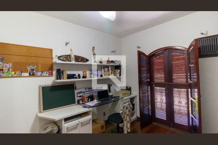 Casa à venda com 3 quartos, 360m² em Piratininga, Niterói