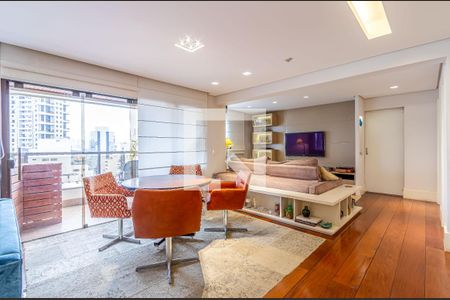 Sala de casa de condomínio à venda com 3 quartos, 190m² em Itaim Bibi, São Paulo