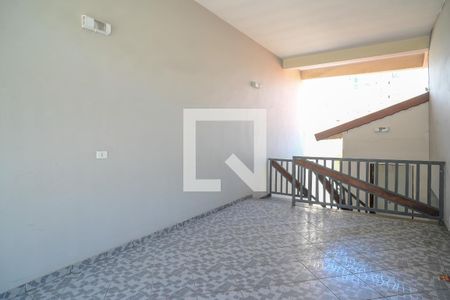 Garagem de casa à venda com 2 quartos, 126m² em Vila Vera, São Paulo