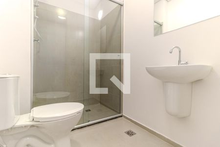 Banheiro de kitnet/studio para alugar com 1 quarto, 33m² em República, São Paulo