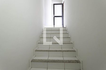 Escada de apartamento à venda com 2 quartos, 105m² em Cabral, Contagem