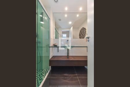 Banheiro Social de apartamento à venda com 2 quartos, 70m² em Cidade Monções, São Paulo