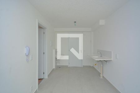 Sala/Cozinha de apartamento para alugar com 1 quarto, 26m² em Jardim Itacolomi, São Paulo