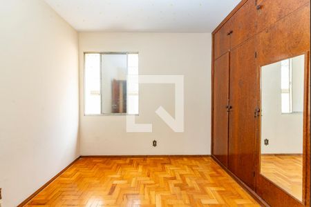 Quarto 1 de apartamento para alugar com 2 quartos, 84m² em Padre Eustáquio, Belo Horizonte