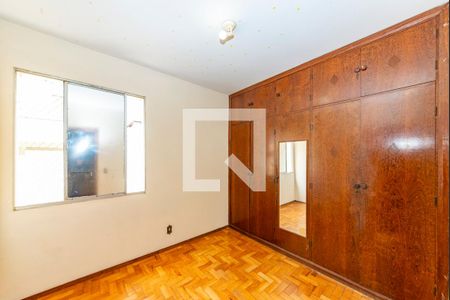 Quarto 1 de apartamento para alugar com 2 quartos, 84m² em Padre Eustáquio, Belo Horizonte