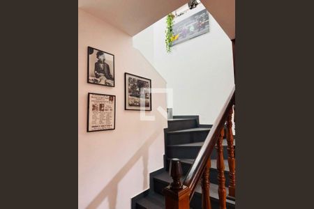Casa à venda com 3 quartos, 225m² em Vila Marari, São Paulo