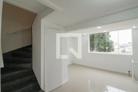 Sala de casa à venda com 3 quartos, 120m² em Parque Peruche, São Paulo