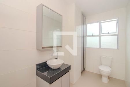 Banheiro de apartamento para alugar com 1 quarto, 44m² em Morro Santana, Porto Alegre