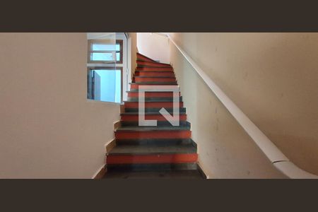 Escada de casa à venda com 3 quartos, 155m² em Vila Antonieta, São Bernardo do Campo