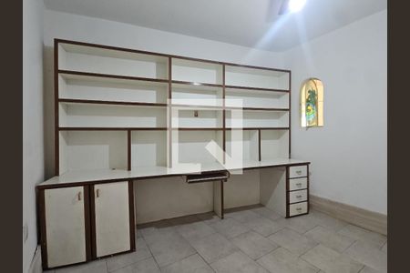 quarto 1 de casa para alugar com 3 quartos, 370m² em Brotas, Salvador
