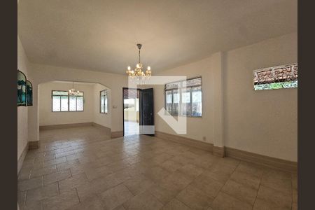 sala de casa para alugar com 3 quartos, 370m² em Brotas, Salvador