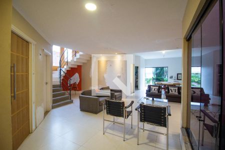 Sala  de casa de condomínio para alugar com 3 quartos, 200m² em Jardim Clarice I, Votorantim