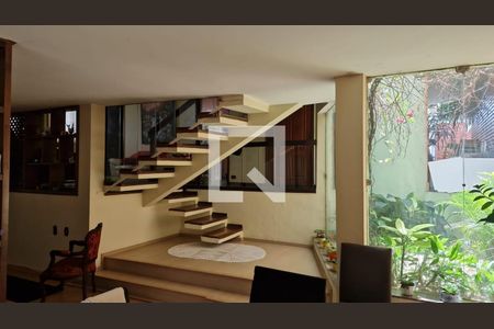 Sala de casa à venda com 6 quartos, 500m² em Bandeiras, Osasco