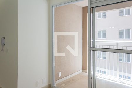Sala/Cozinha de apartamento à venda com 2 quartos, 33m² em Parque Industrial Tomas Edson, São Paulo