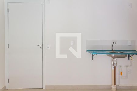Sala/Cozinha de apartamento à venda com 2 quartos, 33m² em Parque Industrial Tomas Edson, São Paulo