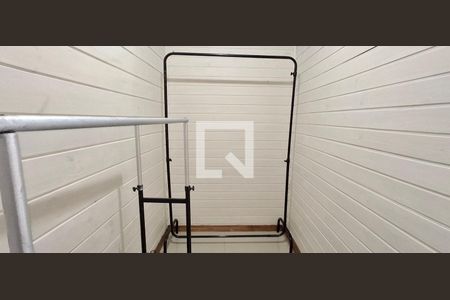 Closet de apartamento para alugar com 1 quarto, 55m² em Saco Grande, Florianópolis