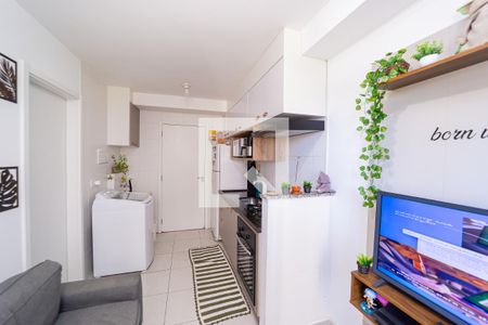 Sala/Cozinha e Área de Serviço de apartamento à venda com 1 quarto, 28m² em Vila Penteado, São Paulo