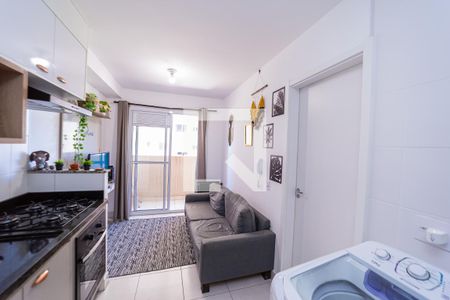 Sala/Cozinha de apartamento à venda com 1 quarto, 28m² em Vila Penteado, São Paulo