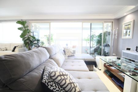 Sala de apartamento à venda com 3 quartos, 217m² em Paraíso do Morumbi, São Paulo