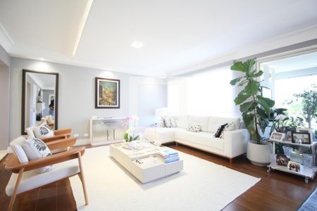 Sala de apartamento à venda com 3 quartos, 217m² em Paraíso do Morumbi, São Paulo