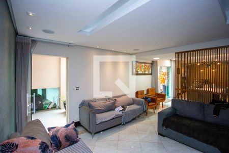 Sala de TV de casa para alugar com 5 quartos, 470m² em Canhema, Diadema