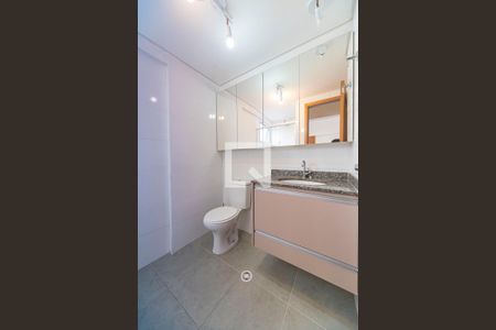 Banheiro  de apartamento para alugar com 1 quarto, 37m² em Vila Assunção, Santo André
