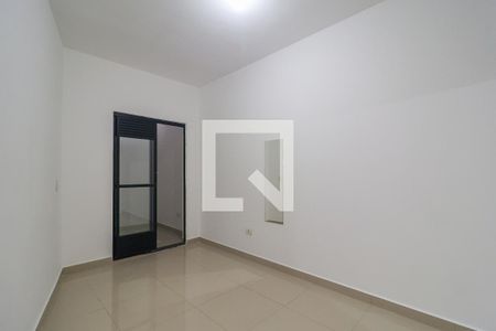 Quarto de casa para alugar com 1 quarto, 70m² em Jardim Piracuama, São Paulo