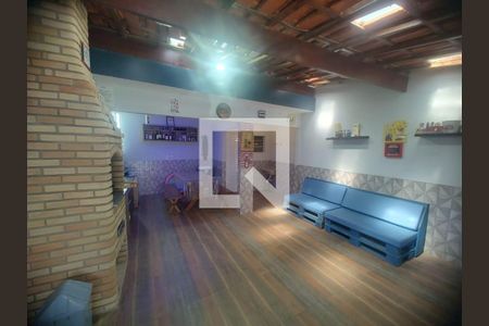 Casa à venda com 3 quartos, 234m² em Vila Helena, Santo André