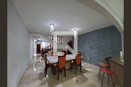 Casa à venda com 4 quartos, 220m² em RP3 (Regiões de Planejamento), Santo André