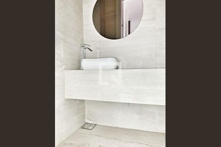 Casa à venda com 4 quartos, 220m² em Santa Lúcia, Belo Horizonte