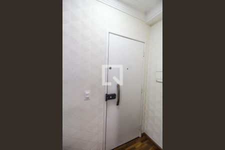 Entrada de apartamento à venda com 3 quartos, 80m² em Jardim Tupanci, Barueri