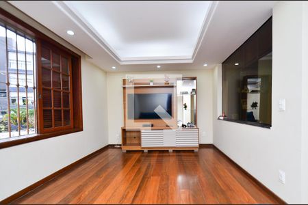 Sala de Estar de casa à venda com 3 quartos, 250m² em Fernão Dias, Belo Horizonte